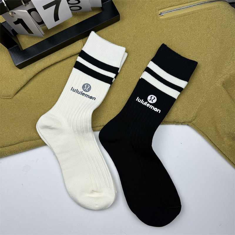 ルルレモン ハイソックス 大人気