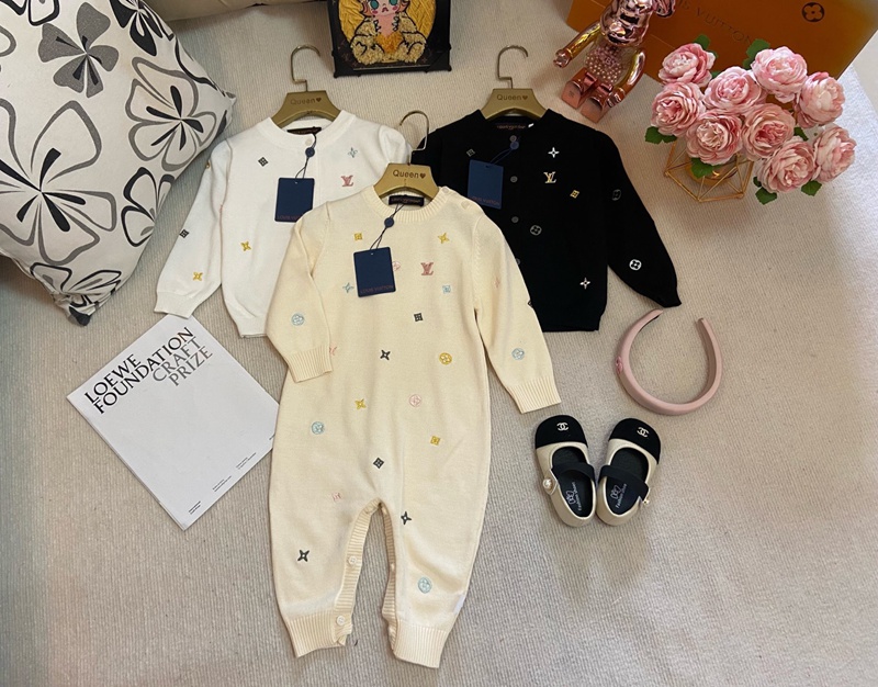 ハイブランドLV赤ちゃんニットロンパース
