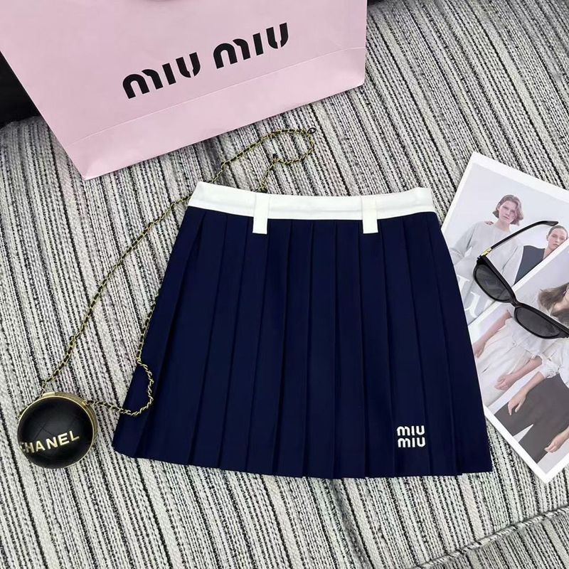 Miu Miuショートスカート