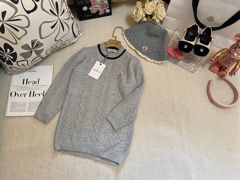 Monclerキッズニットドレス