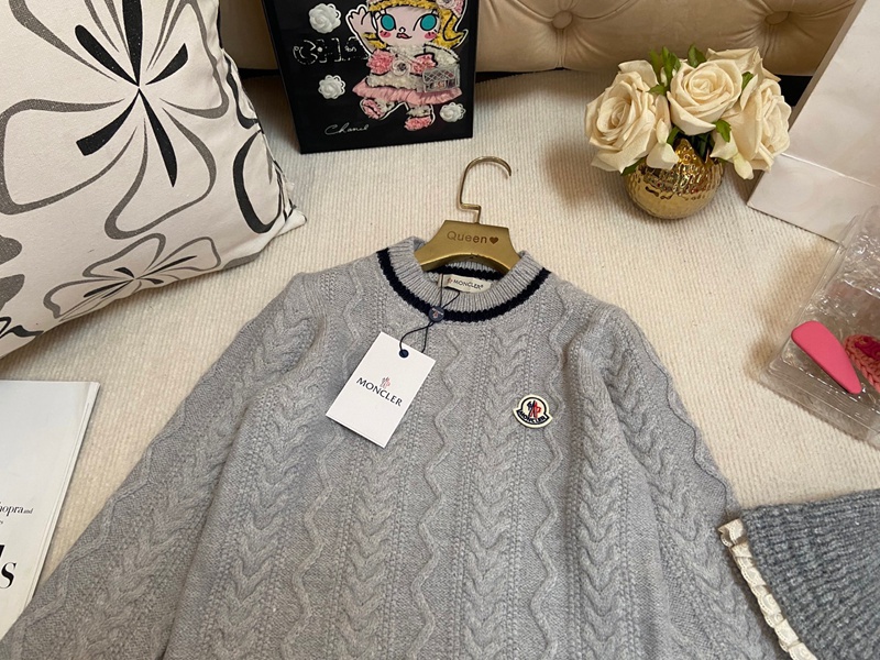  Monclerガールズニットセーター