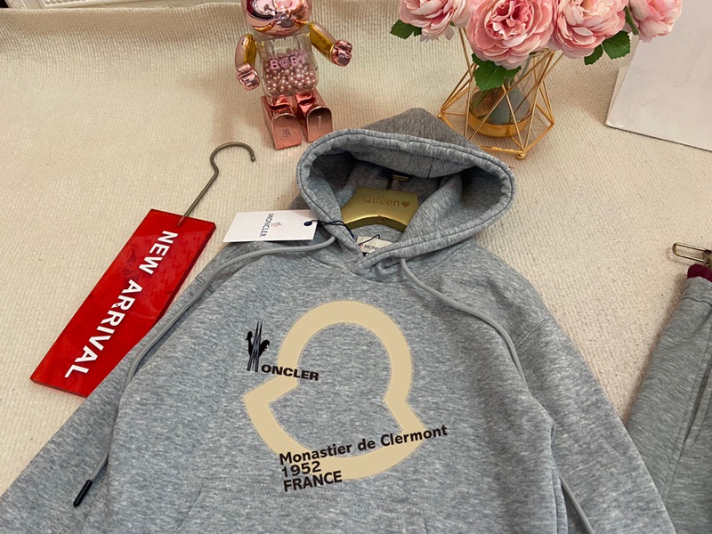 モンクレール子供ジャージセットアップ