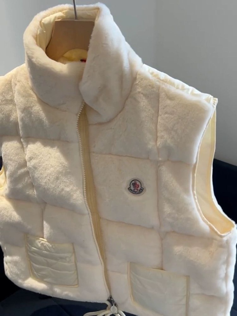 モンクレールガールズファーベスト