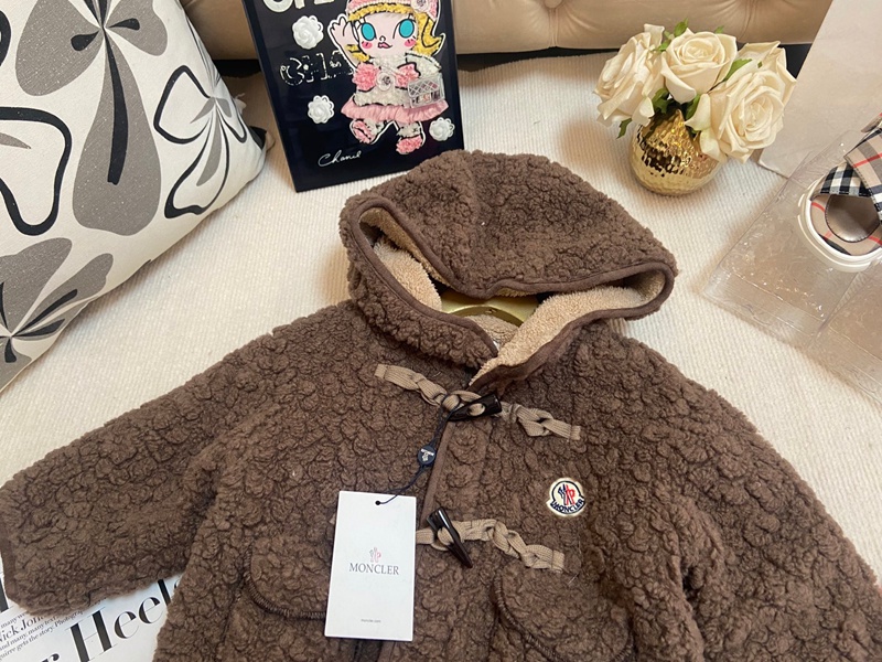 Monclerキッズボアジャケット