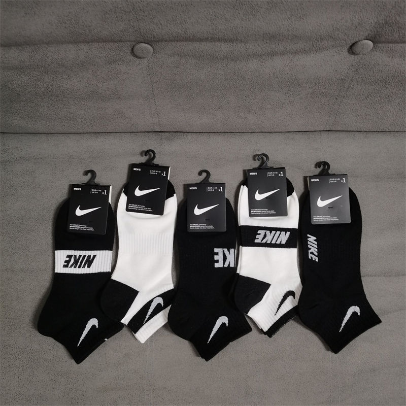 Nike 浅口ソックス 女の子好き