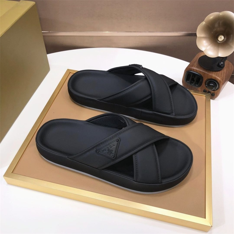 プラダスリッパ メンズ