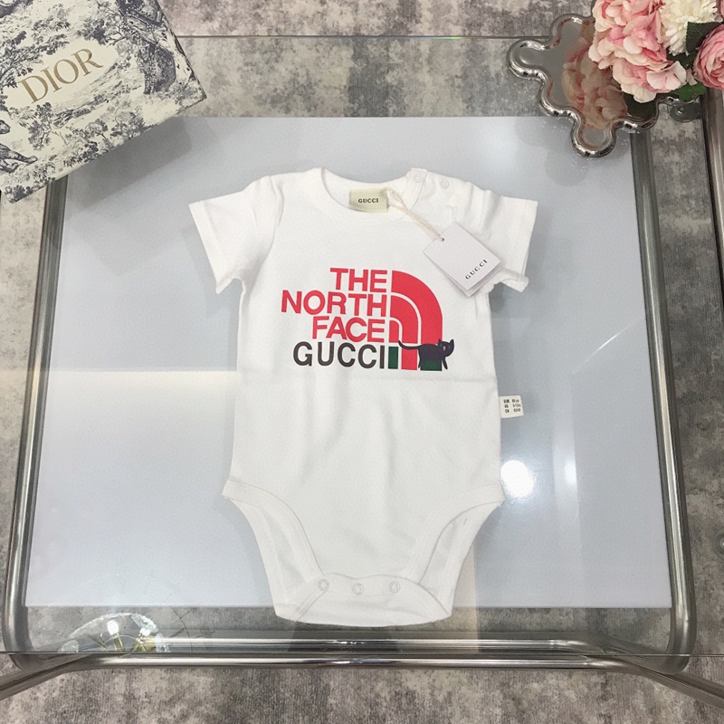 THE NORTH FACE赤ちゃん夏の半袖ロンパース